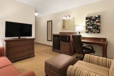 Country Inn & Suites by Radisson, Cedar Rapids Airport , IA 52404 near The Eastern Iowa Airport View Point 11