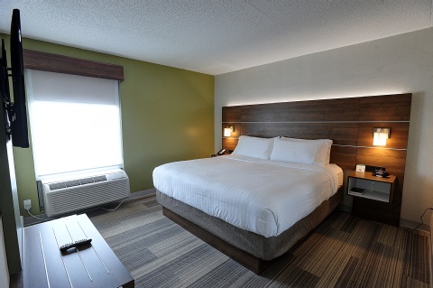 Holiday Inn Express & Suites Toronto Airport West, an IHG Hotel , ON L4W 3ZI near Toronto Pearson Airport View Point 13