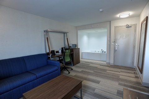 Holiday Inn Express & Suites Toronto Airport West, an IHG Hotel , ON L4W 3ZI near Toronto Pearson Airport View Point 15