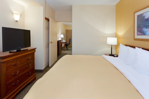 Hampton Inn & Suites Elizabeth Newark Airport , NJ 07201 near Cape Liberty Cruise Port View Point 8