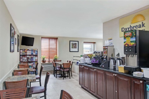 Days Inn by Wyndham Jamaica / JFK Airport , NY 11434 near John F Kennedy Intl Airport View Point 4