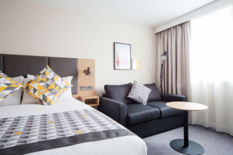 Holiday Inn London - Gatwick Airport ,  RH6 0BA  near Gatwick Airport View Point 26