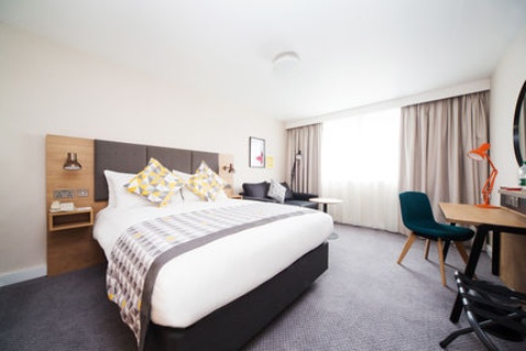 Holiday Inn London - Gatwick Airport ,  RH6 0BA  near Gatwick Airport View Point 37