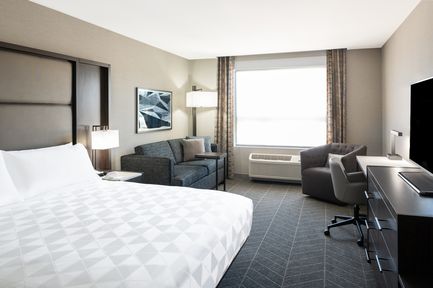 Holiday Inn Boston Logan Airport - Chelsea, an IHG Hotel , MA 02150 near Boston Logan International Airport View Point 28
