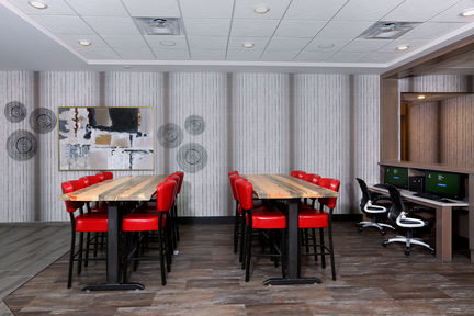 Holiday Inn Hotel & Suites Sioux Falls - Airport, an IHG Hotel , SD 57104 near (Joe Foss Field) Sioux Falls Regional Airport View Point 3