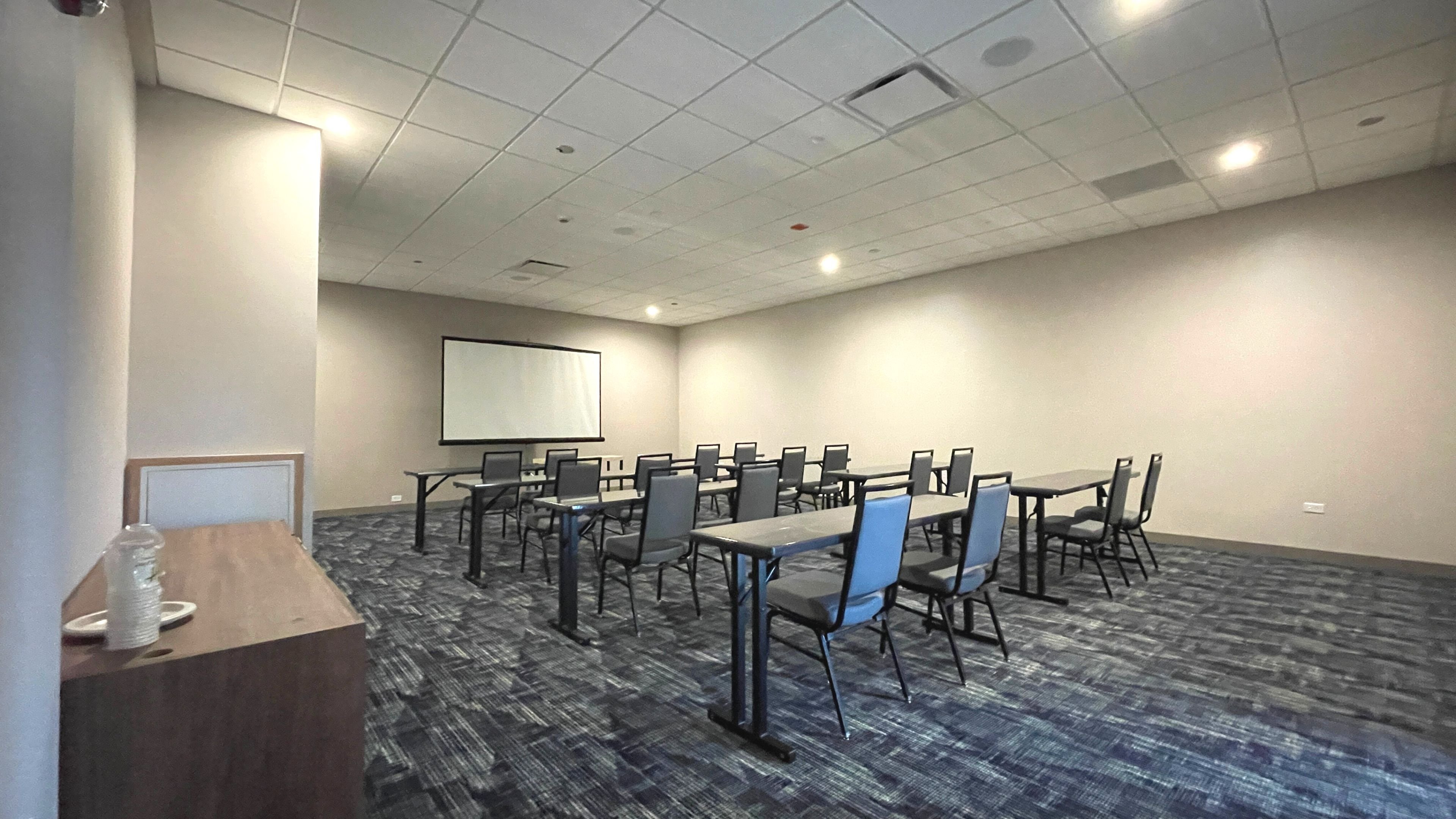 HOLIDAY INN HOTEL AND SUITES , IL 60607 near Ohare International Airport View Point 10