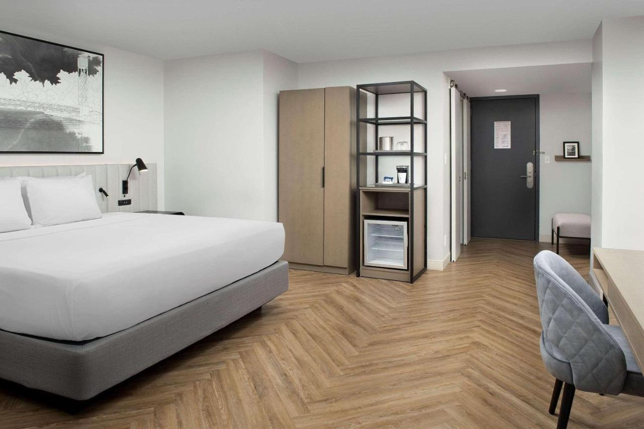 Radisson Blu Fargo , ND 58102 near Hector International Airport View Point 10