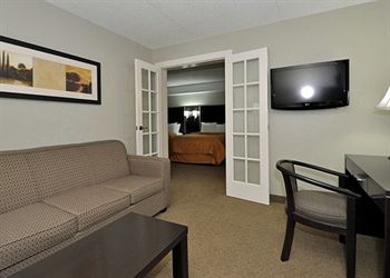 Comfort Inn Airport West , ON L4W3Z4 near Toronto Pearson Airport View Point 3