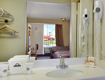 Days Inn Airport/Fair & Expo Center - Louisville , KY 40213 near Louisville International Airport (standiford Field) View Point 6