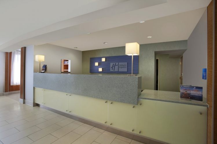 Holiday Inn Express Romulus / Detroit Airport , MI 48174 near Detroit Metropolitan Wayne County Airport View Point 2