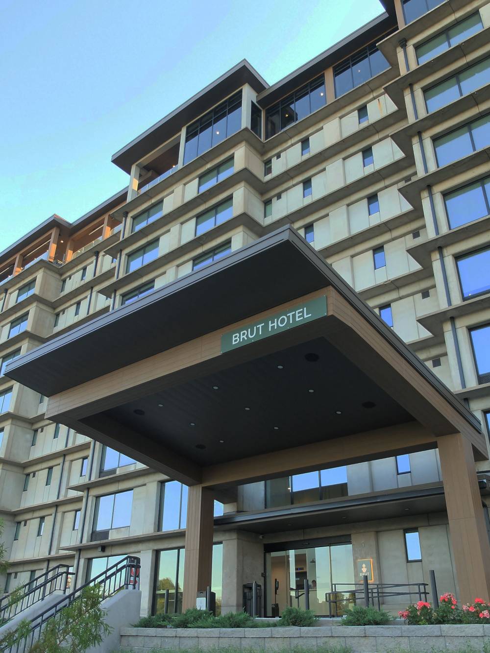 Brut Hotel
