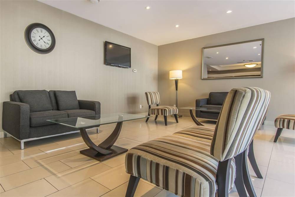 Comfort Suites Downtown 5