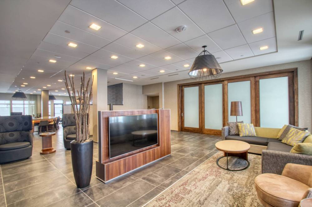 Courtyard By Marriott Fargo 8