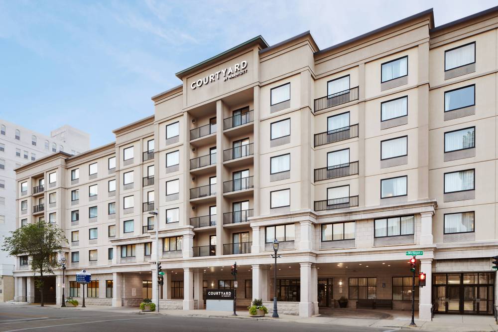 Courtyard By Marriott Milwaukee Downtown