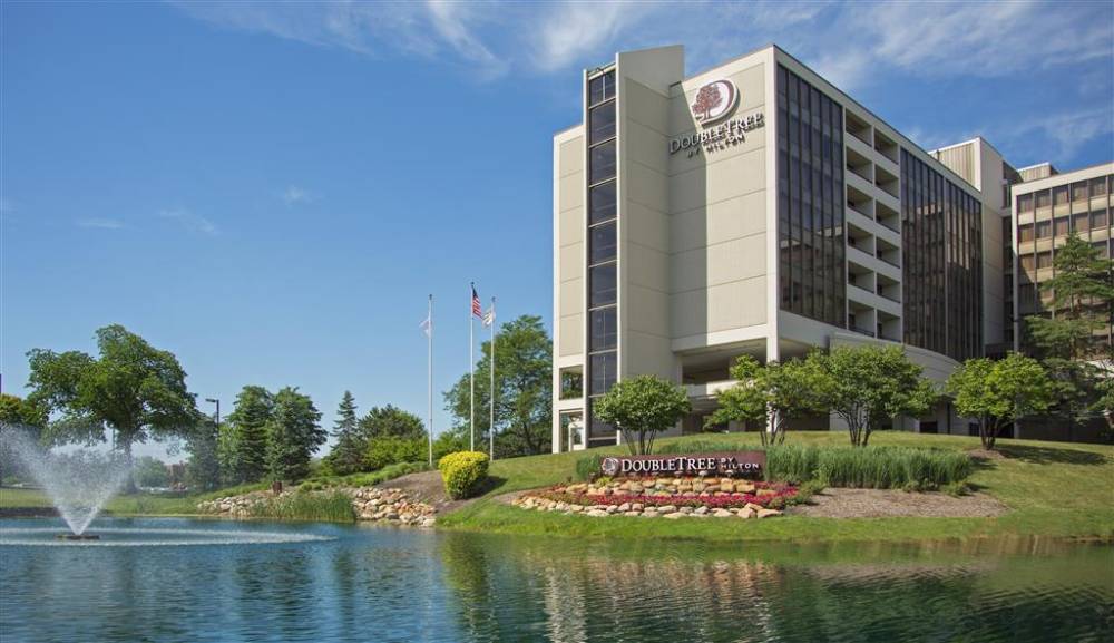 Doubletree By Hilton Chicago Oakbrook