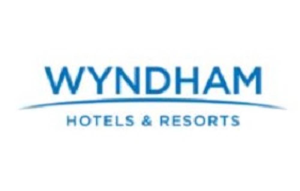 Howard Johnson By Wyndham Torrance