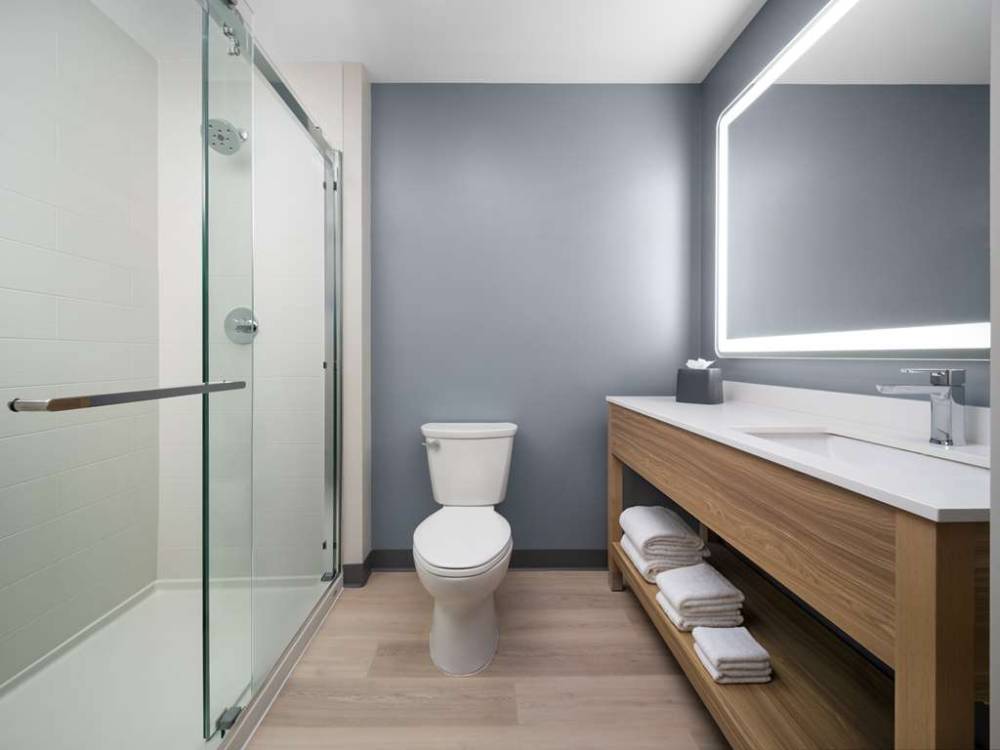 Hyatt Studios Mobile/tillmans Corner 7