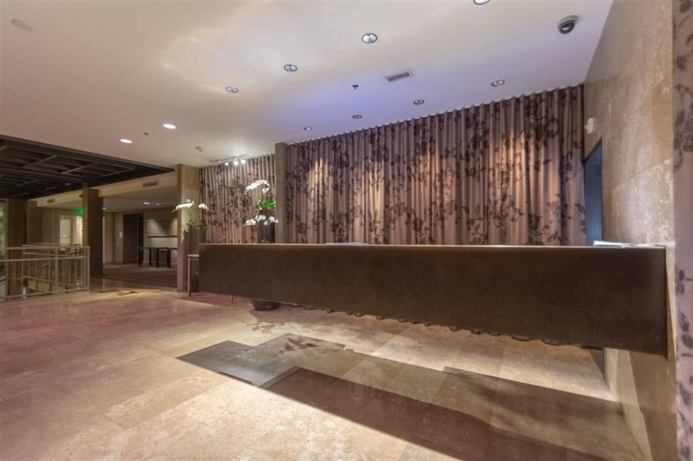 Proximity Hotel 7