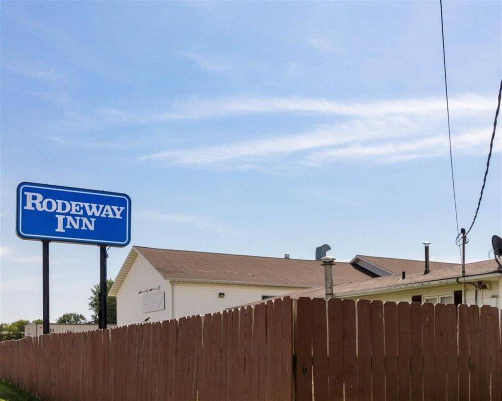 Rodeway Inn 3