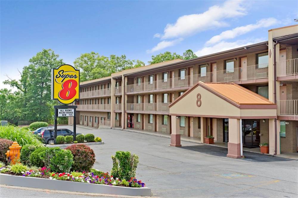 Super 8 By Wyndham Laurel