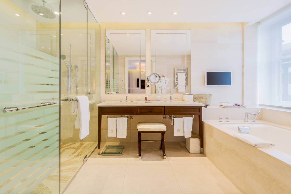 The Ritz-carlton Montreal